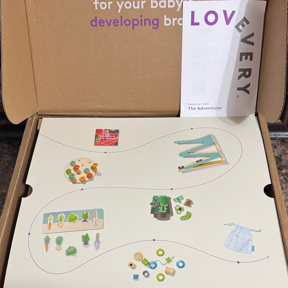 Lovevery The Adventurer Play Kit 16, 17, 18 M